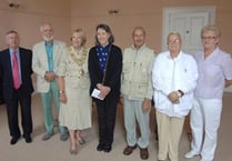 Mayor hands out garden prizes