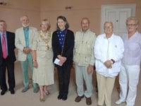 Mayor hands out garden prizes