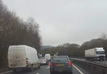Lane closure causing delays on A40