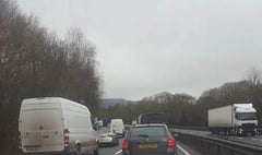 Lane closure causing delays on A40