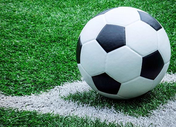 Trio help Crawshays crush English Lambs