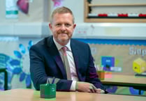 Welsh government pledge on free school meals