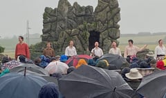Weather fails to dampen enthusiam for The Bard
