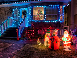 Over the top decorations may scupper Christmas house sale
