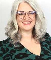 Cabinet member resigns