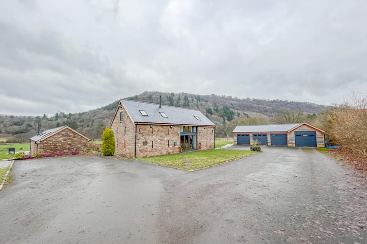 monmouth barns