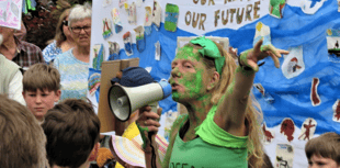 4,000 sue Welsh Water for pollution