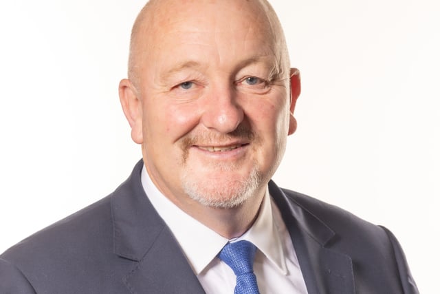 Fox calls to end schools' agency staff reliance