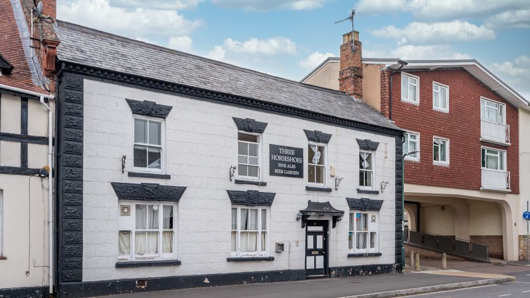 Monmouth pub sells over guide price monmouthshirebeacon.co.uk