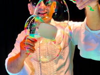  Top ‘bubbleologist’ visits The Melville