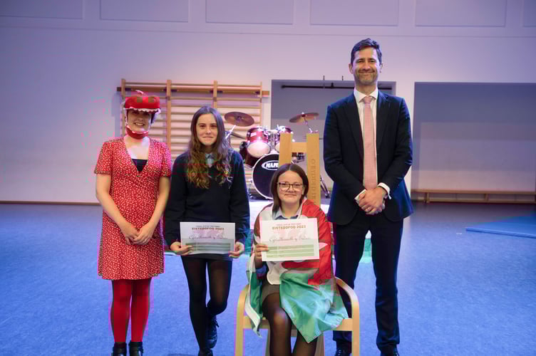 Y7 Bard crowned