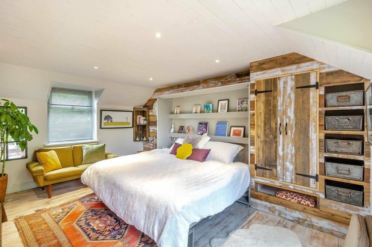 folly cottage