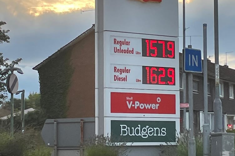 Shell Garage Overmonnow