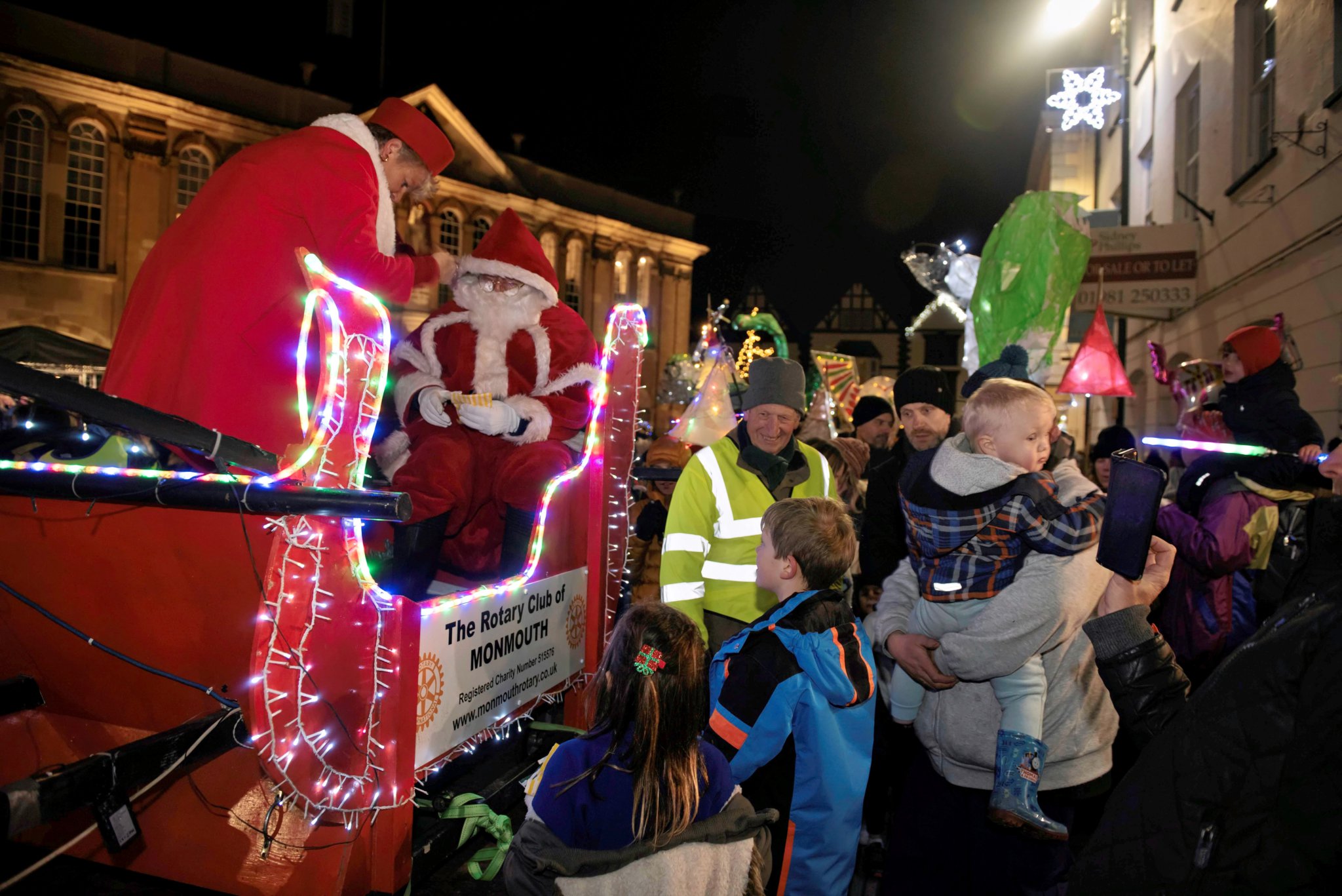 Ready steady glow! Monmouth Lantern Parade pictures.