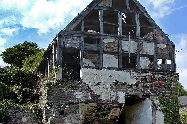 Gunns Mill waterwheel has been restored