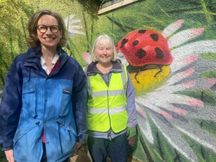 Labour candidate visits park volunteers in Abergavenny