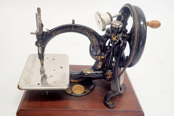 Willow & Gibbs Sewing Machine 
