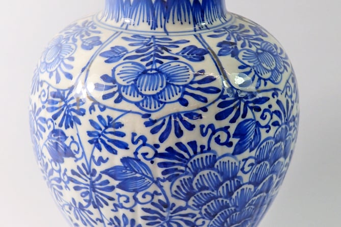 Chinese Early Qing Dynasty Vase