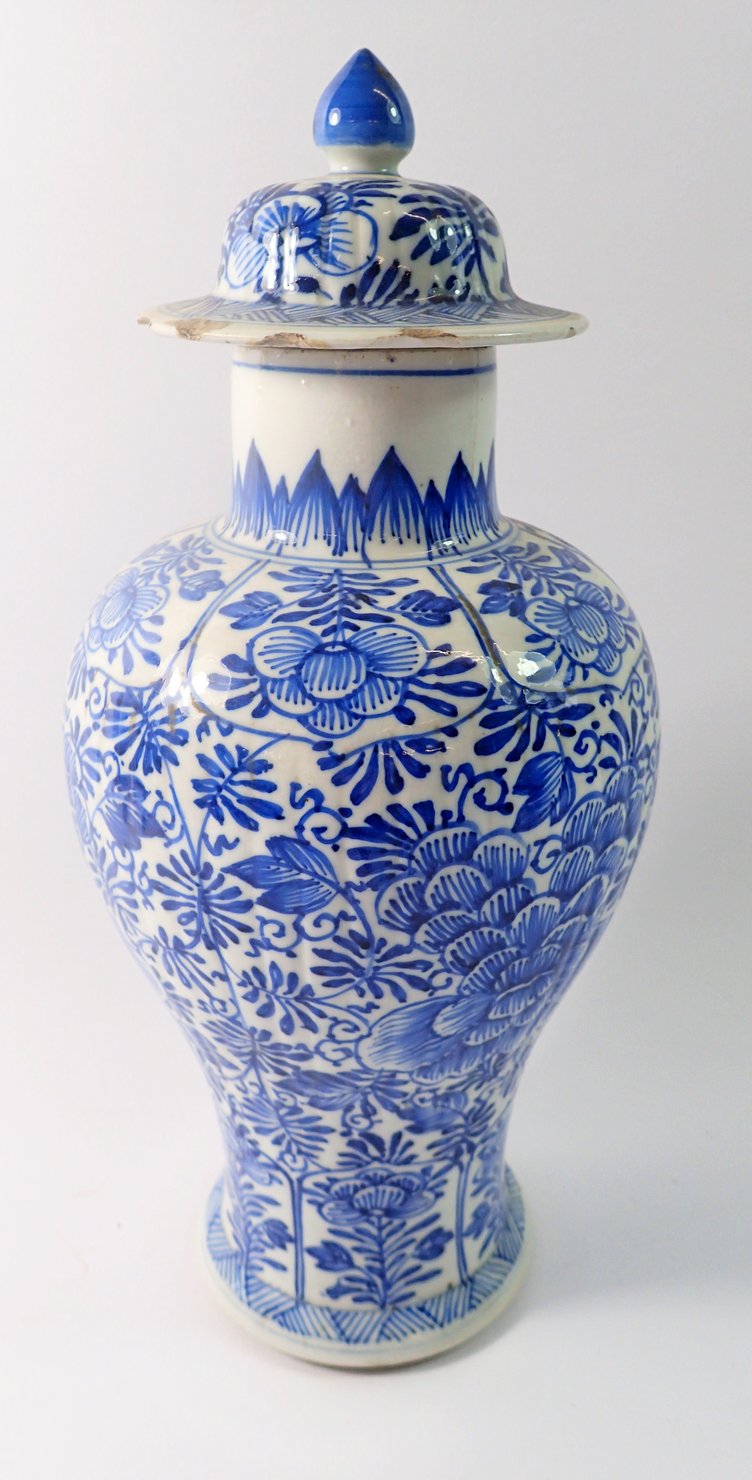 Chinese Early Qing Dynasty Vase