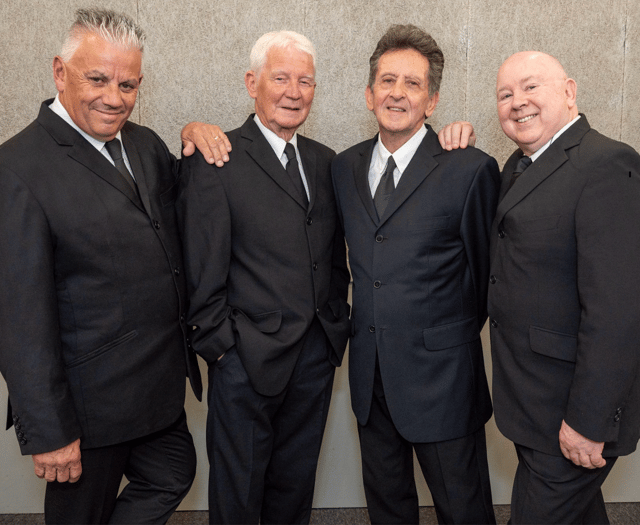 Spencer heads out on UK tour with Searchers