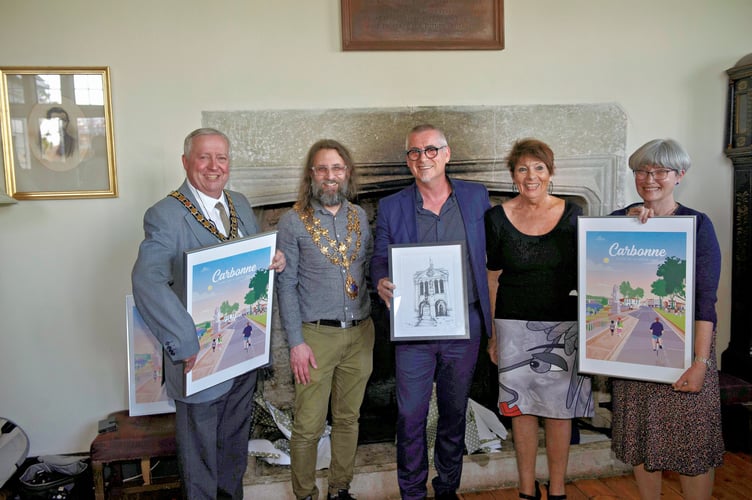The parties exchanges gifts from their home town