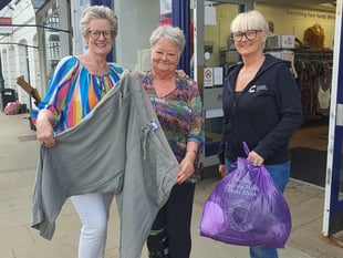 Slimming World members donate slimmed-out clothing to charity
