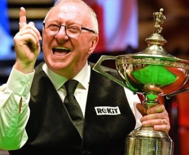 Cue stars roll back years to black ball final