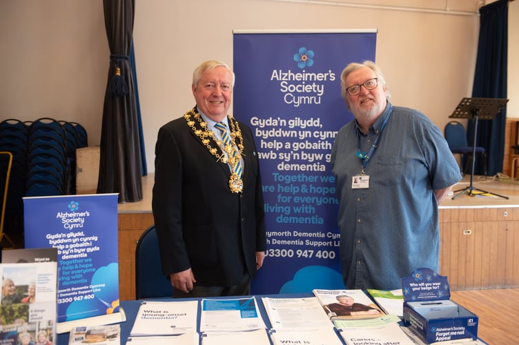 At the Alzheimer's stand with Chris Hodson