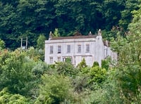 Showman loses bid for bungalow beside listed former hotel