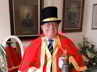 Oh nay, oh nay – town crier told to shut up and shove off 