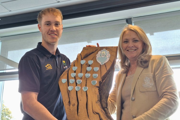 Ben Kellaway with the Glamorgan CCC Young Player of the Year award
