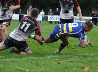 Leaders out-Foxed in seven-try thriller 