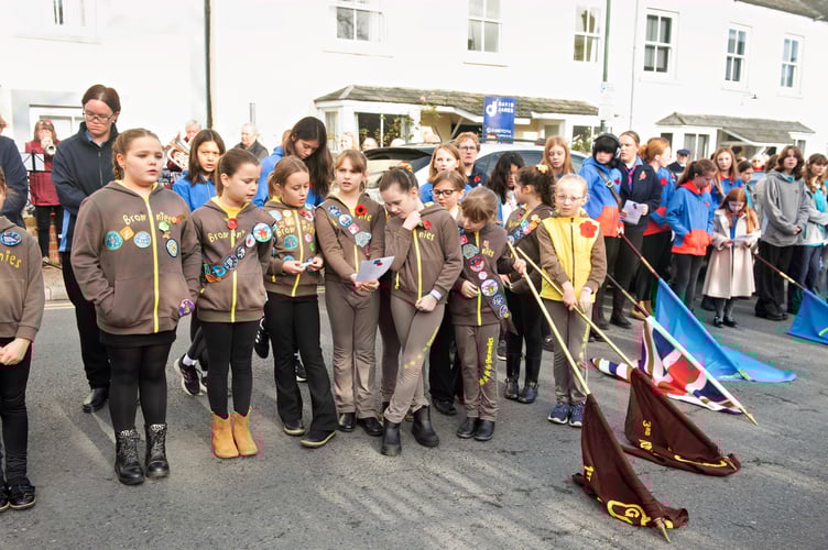 Brownies Association members pay their respects