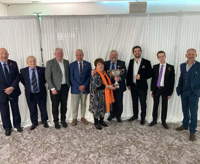 Lifetime achievement award for founders of Llaeth Y Llan