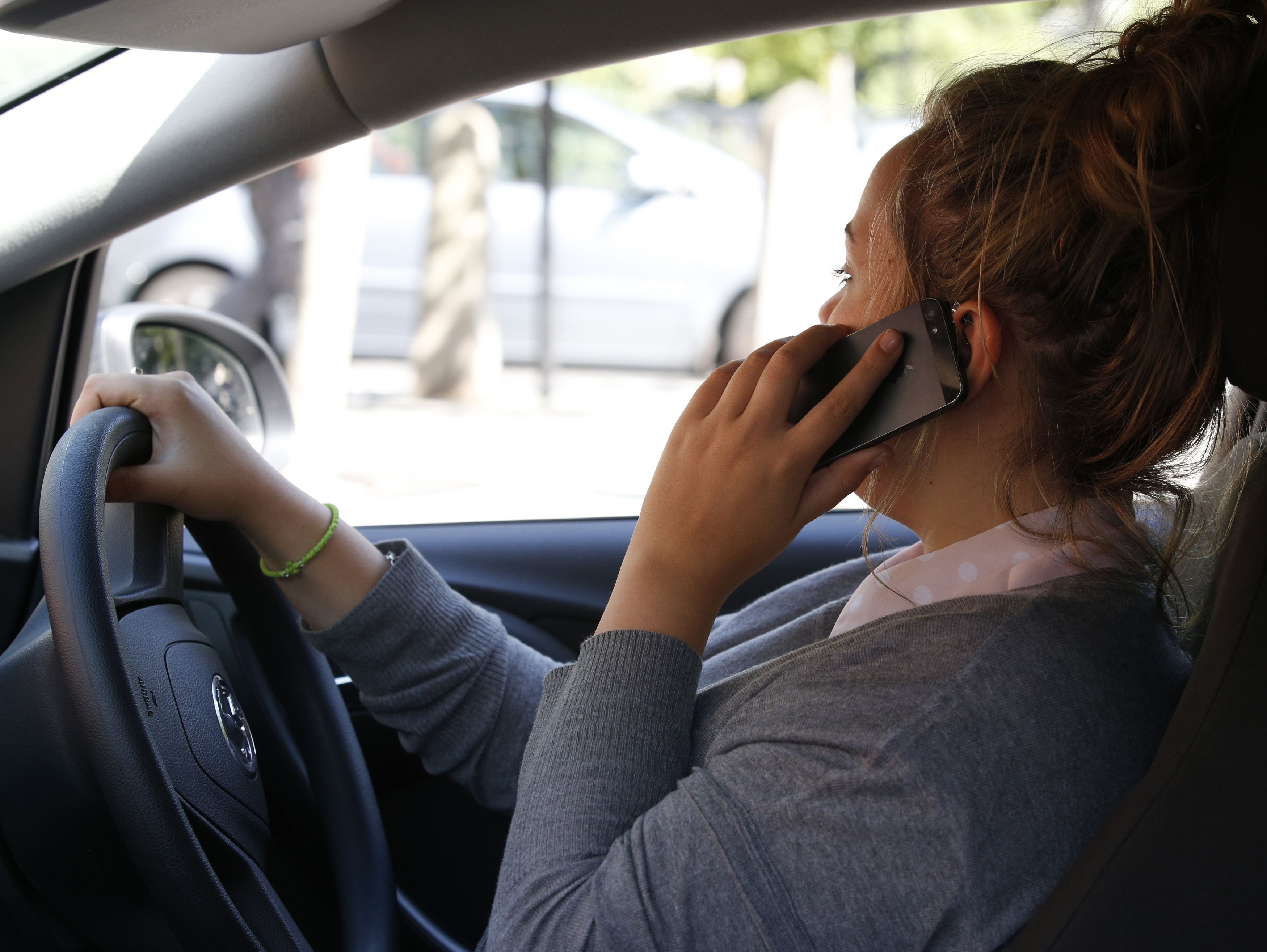 Law change means more penalties for using phones while driving in Gwent