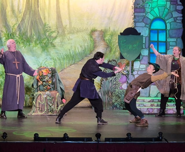 Robin Hood and the Producer Who Actually Broke Her Leg!