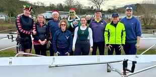 Plum puddings to the f-oar in festive races