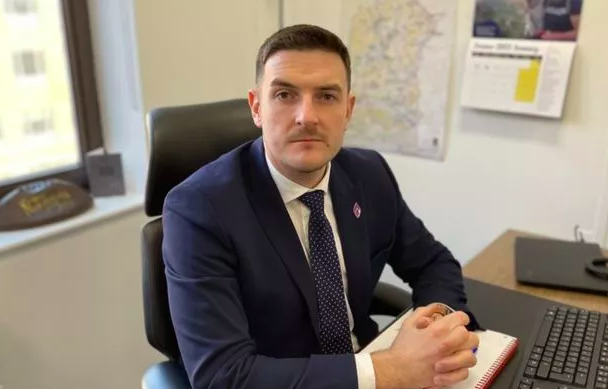 Evans: No patient should ever be treated in a corridor again