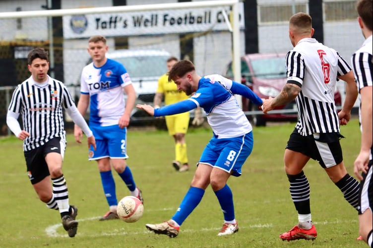 The Jockeys went through to the Ardal South Cup semis on penalties