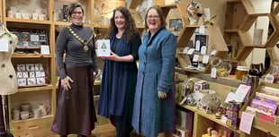 Warm tribute to retiring president