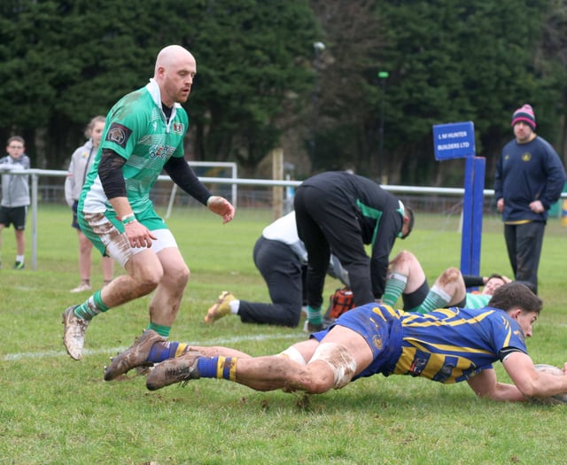 Double delight as Mon topple table toppers