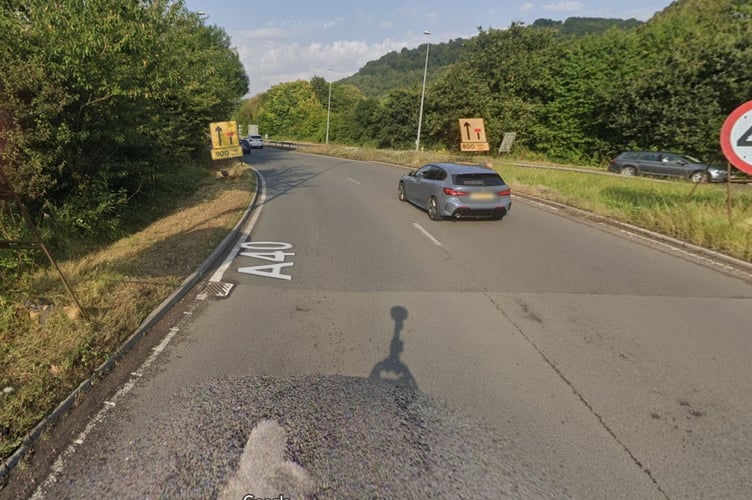 The beginning of the A40 to Ross