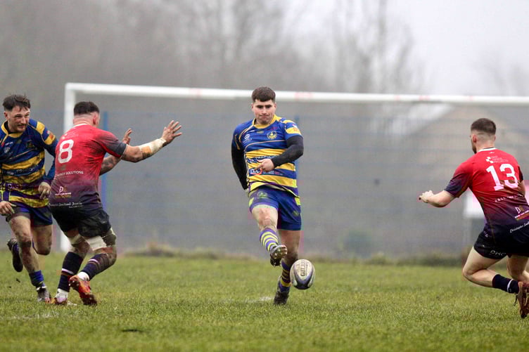 Morgan Jeffs dinks through for Monmouth