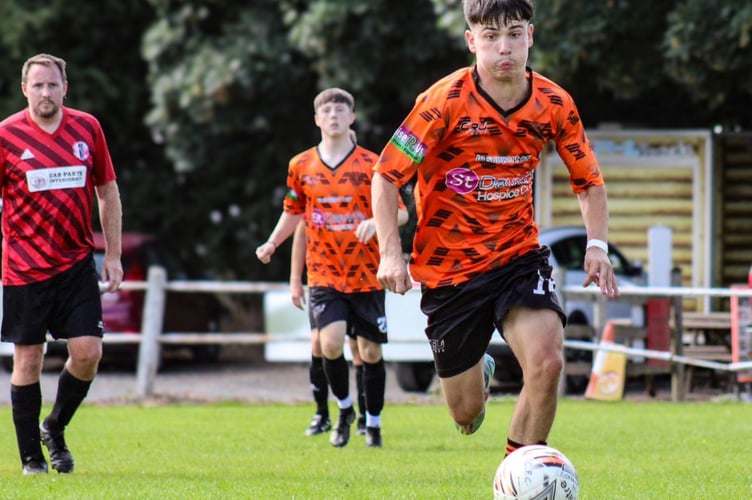 Glascoed FC's unbeaten run continued with a 7-0 win over Usk 2nds