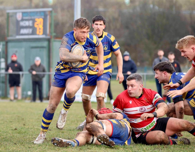 Ollie Scriven sprints through a gap