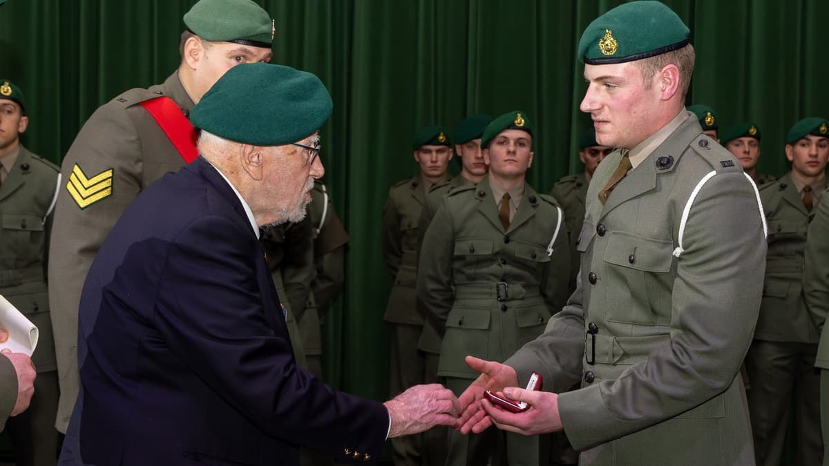 100-year-old former commando inspires new marines | monmouthshirebeacon ...