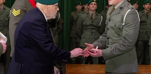 Hundred-year-old former commando inspires new marines