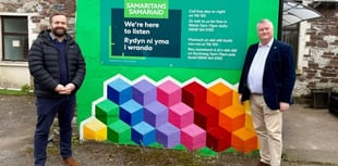 Freemasons donate £4,000 to Samaritans