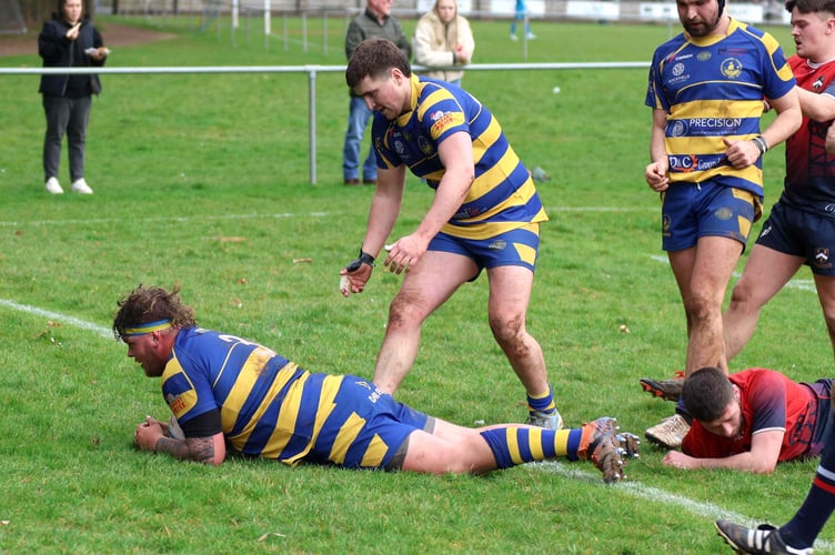 Mattie Cotton crossed for Monmouths 6th try