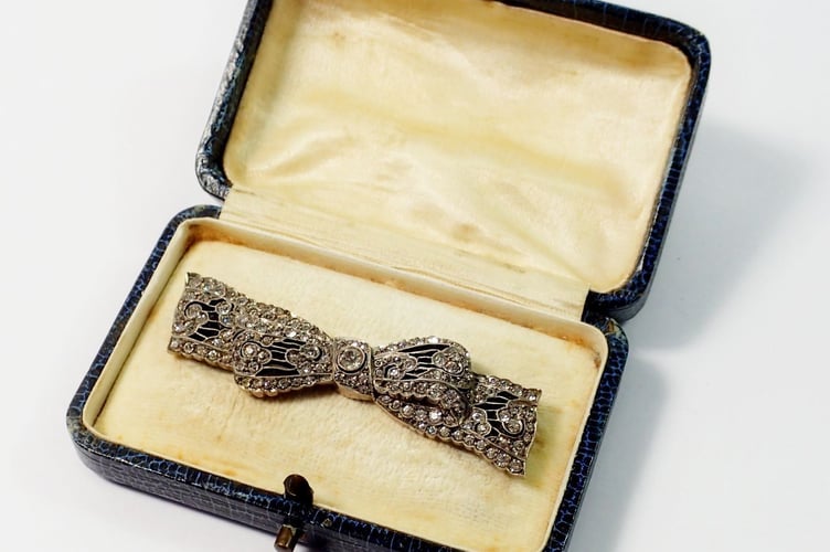 brooch